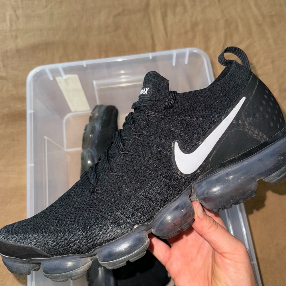 Nike Air VaporMax Flyknit 2 Black White - Picture 6 of 8